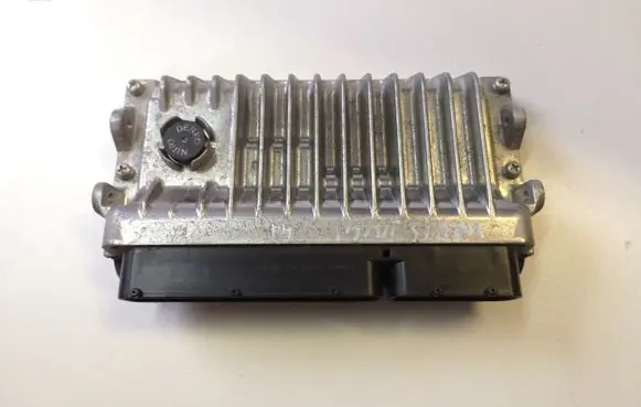 Toyota Yaris Engine control unit/module 896610U710
