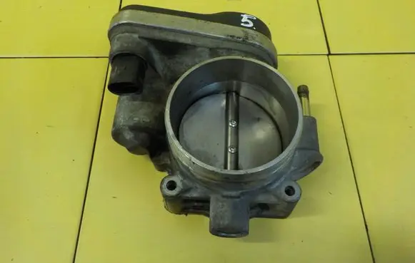 Audi TT Mk1 Throttle body valve 022133062AA