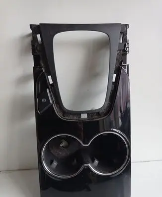 Cup holder front