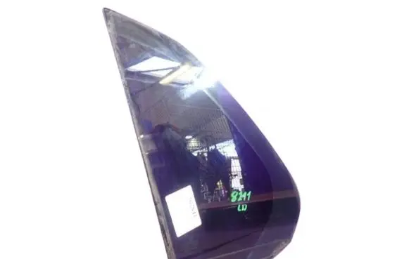 Volkswagen Jetta V Front door window glass four-door