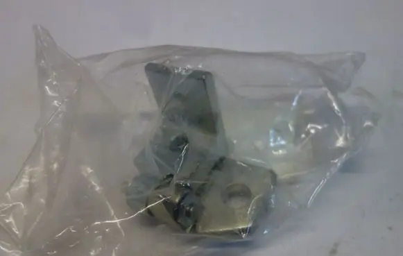Opel Corsa E Rear door upper hinge 13181937