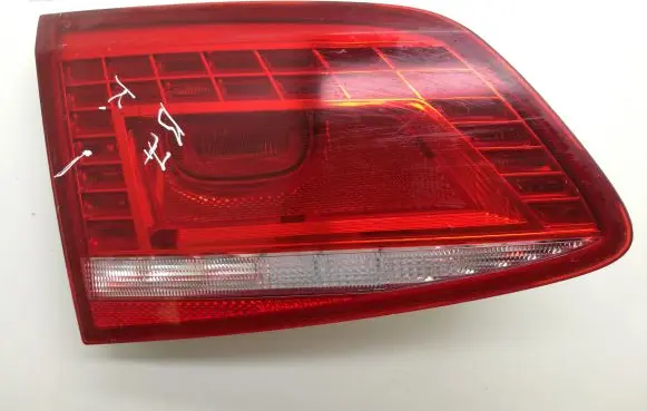 Volkswagen PASSAT B7 Tailgate rear/tail lights 3AE945307
