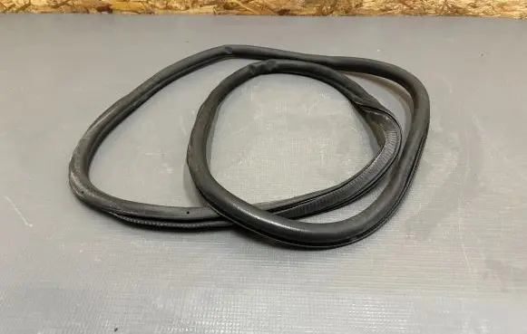 Porsche Panamera (971) Rubber seal rear door 971833721