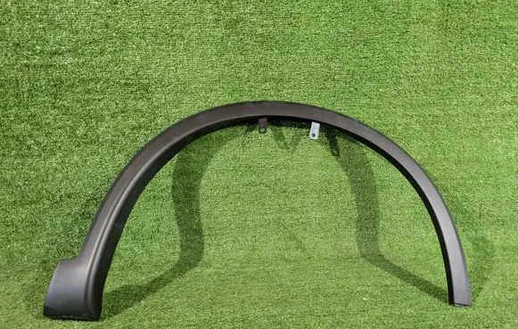 Nissan Qashqai J12 Front arch trim 