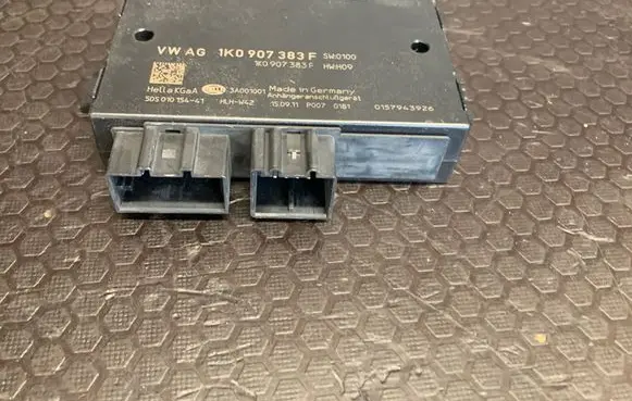 Skoda Yeti (5L) Tow bar trailer control unit/module 1K0907383B 1K0907383F 0157943926