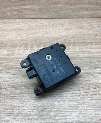 Nissan Qashqai Air flap motor/actuator A24820A3200000 061215D