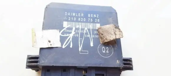 Mercedes-Benz E W210 Door control unit/module 2108207526 355825