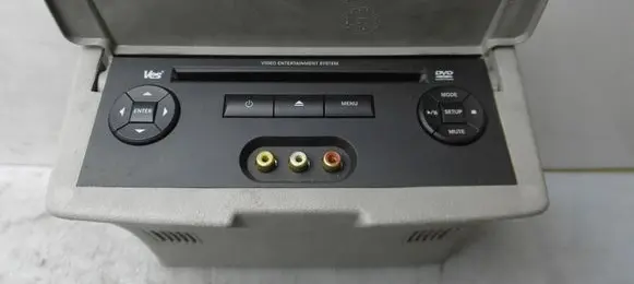 Jeep Cherokee Radio/CD/DVD/GPS head unit P05064250AB