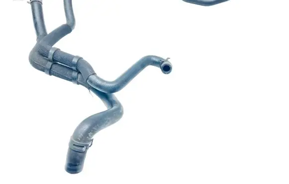 Volkswagen Touareg II Engine coolant pipe/hose 7P6122109B