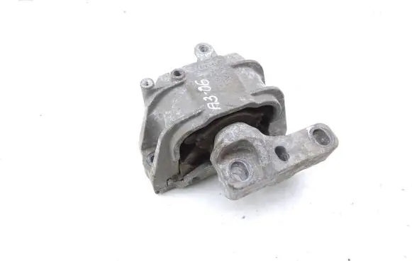 Audi A3 S3 A3 Sportback 8P Engine mount bracket