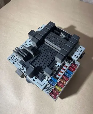 Volvo V70 Fuse module 8645411 8645410 8622520