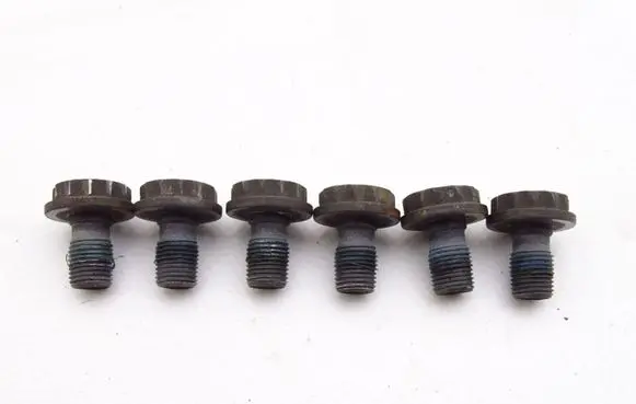 Volkswagen PASSAT B5.5 Clutch set kit VW_PASSAT_B5_00-05_1.9_TDI_ŚRUBY_SPRZĘGŁA_AUTOMAT