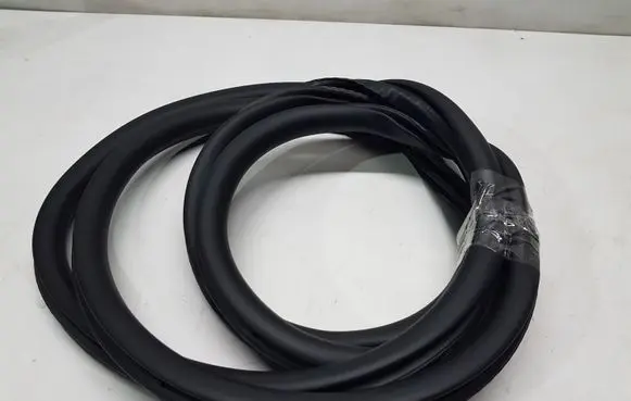 Peugeot 5008 II Rubber seal rear door 9812586680
