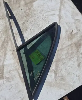 Peugeot 407 Front door vent window glass four-door 43R00049 E000258