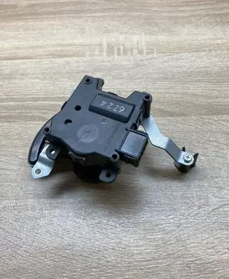 Mazda CX-3 Air flap motor/actuator 6224