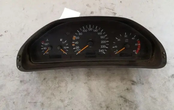 Mercedes-Benz E W210 Speedometer (instrument cluster) 2105401448