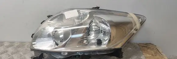 Toyota Auris 150 Headlight/headlamp 8115002460