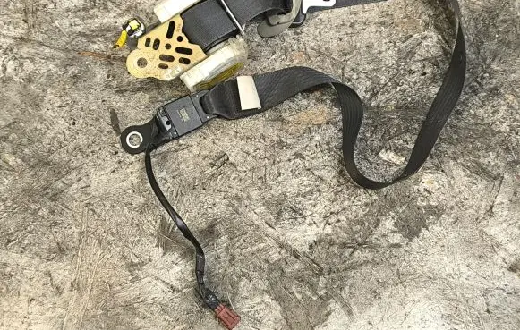 Subaru B9 Tribeca Front seatbelt 55181
