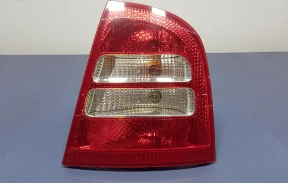 Skoda Octavia Mk2 (1Z) Rear/tail lights 1U6945096