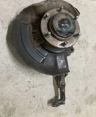 Toyota Hilux VIII Front wheel hub spindle knuckle
