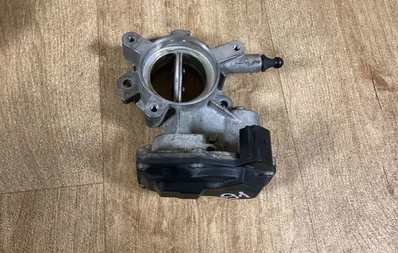 Opel Insignia A Throttle valve 503293