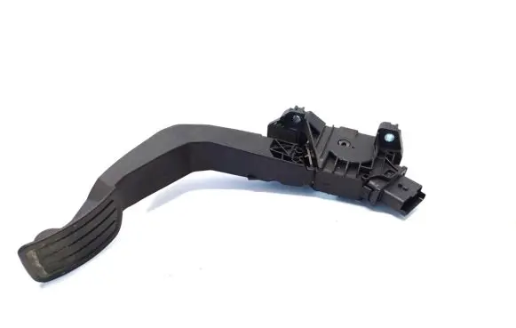Peugeot 208 Accelerator throttle pedal 9827704480