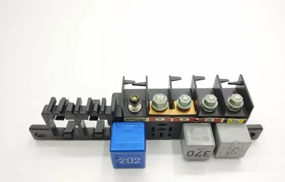 Audi A6 S6 C5 4B Fuse module 8L0941822A
