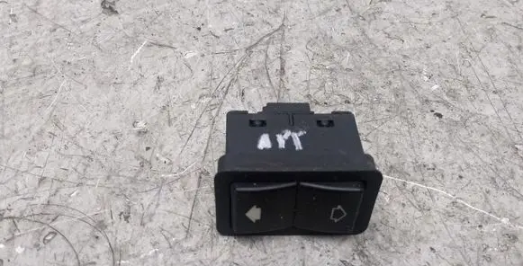 BMW 5 E39 Electric window control switch 8368974