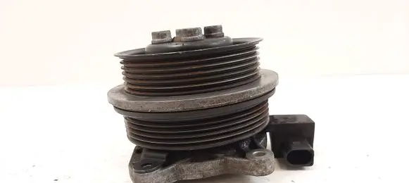 Volkswagen Tiguan Water pump 03C880727D