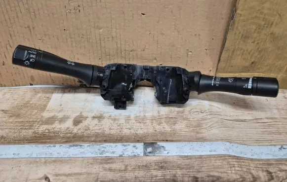 Nissan Altima Wiper turn signal indicator stalk/switch