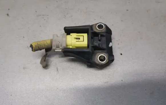 Subaru Outback Airbag deployment crash/impact sensor 98231AG000