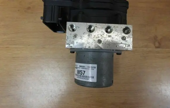KIA Rio ABS Pump 589201W570 BE6003G943