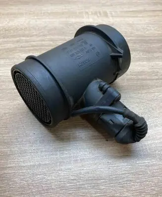 Audi A6 S6 C5 4B Mass air flow meter 05990646B 0281002403