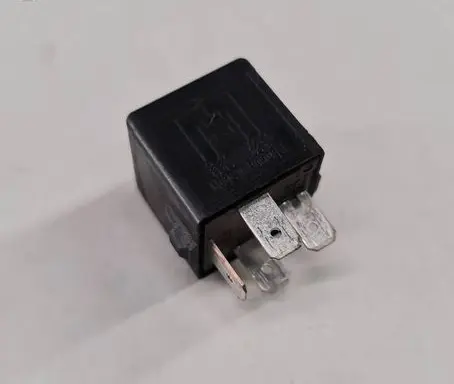 Volvo S40, V40 Other relay MB953381 V23134B52X240 E40234