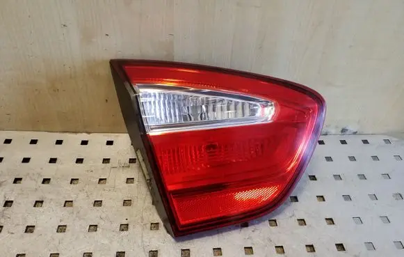 KIA Rio Tailgate rear/tail lights 924031W2