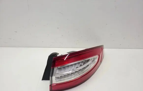 Ford Fusion II Rear/tail lights F00HTF405216F 102815