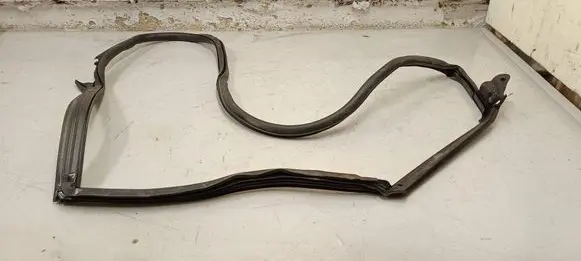 Audi Q8 Front door rubber seal 4M8833707