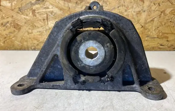 Alfa Romeo 159 Engine mount bracket A236013