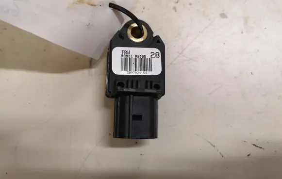 Toyota Auris 150 Airbag deployment crash/impact sensor 8983102080
