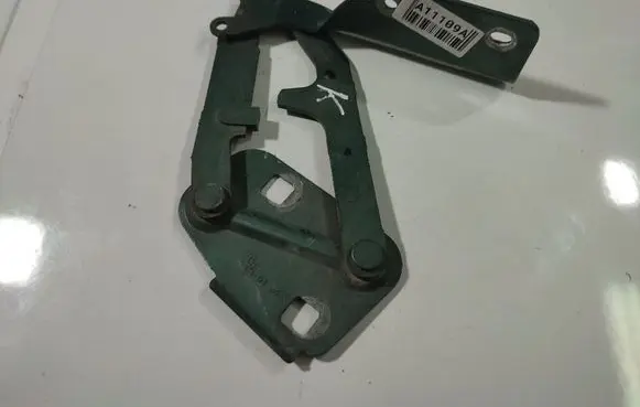 Peugeot 406 Engine bonnet/hood hinges 01390