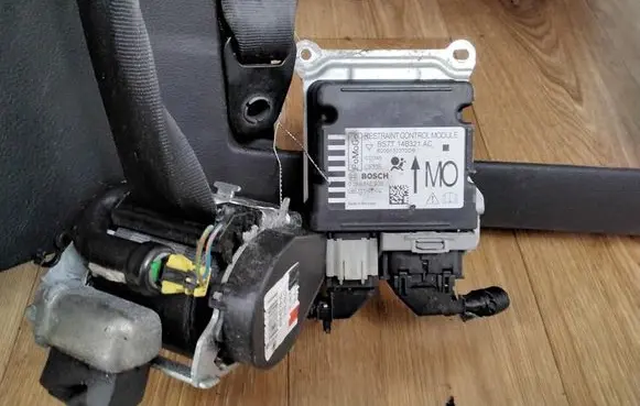 Ford Mondeo MK IV Dashboard 