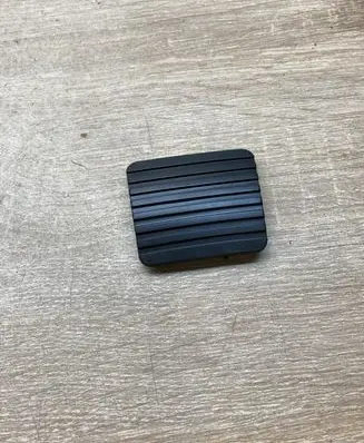 Volkswagen Golf I Brake pedal 823721173