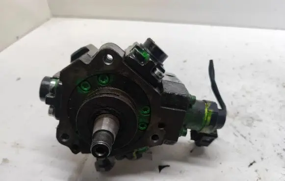Audi A4 S4 B7 8E 8H Fuel injection high pressure pump 059130755 0445010154 07000081961