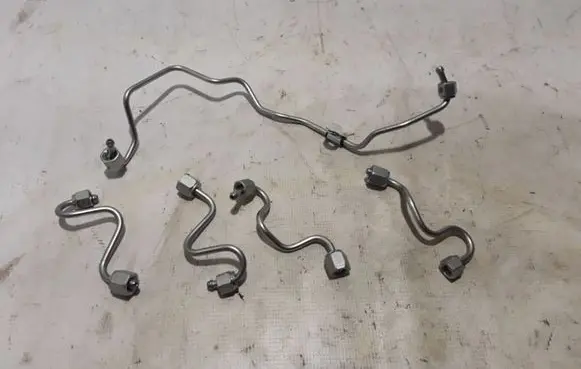 Renault Master III Fuel injector supply line/pipe 2332R