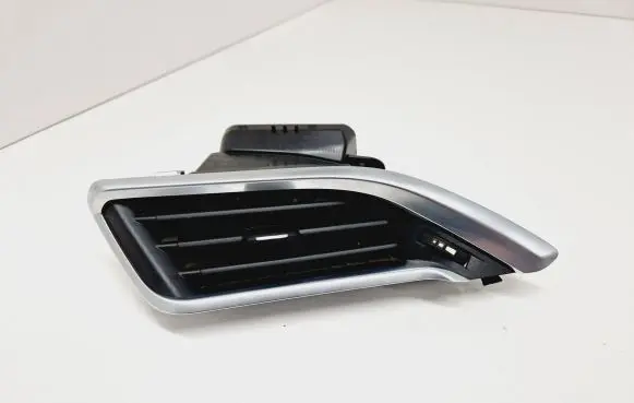 Peugeot 2008 I Dashboard side air vent grill/cover trim 9633131777 2772003 2772002