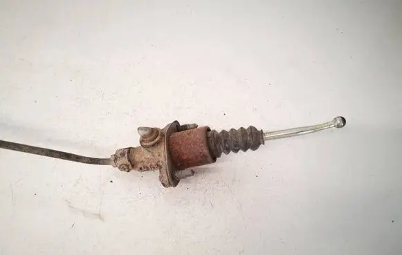 Volkswagen Golf III Clutch master cylinder 