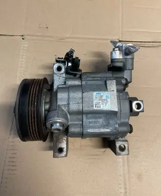 Subaru Forester SH Air conditioning (A/C) compressor (pump) 73111FG002 Z0011100A 0S19019799