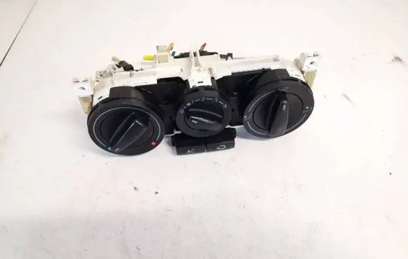 Volkswagen Golf IV Climate control unit 1j0820045f