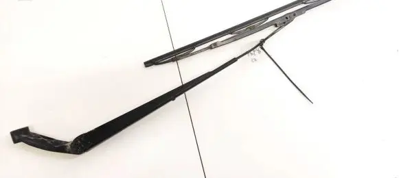 Front wiper blade arm
