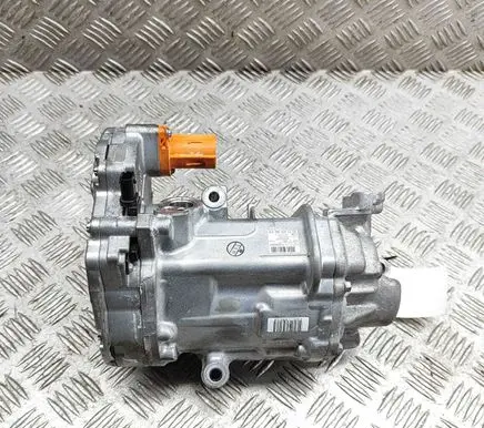 Mercedes-Benz GLC C254 Air conditioning (A/C) compressor (pump) 0424001477 A0008305304